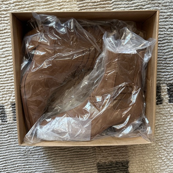 BRAND NEW Steve Madden Women’s Brown Suede Boots - Picture 8 of 8